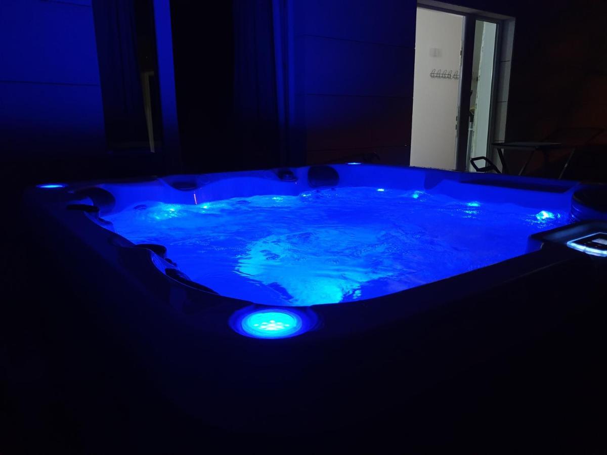 Апартаменты Abelia, Two Terraces, Hot Tub, Free Parking Дубровник Экстерьер фото