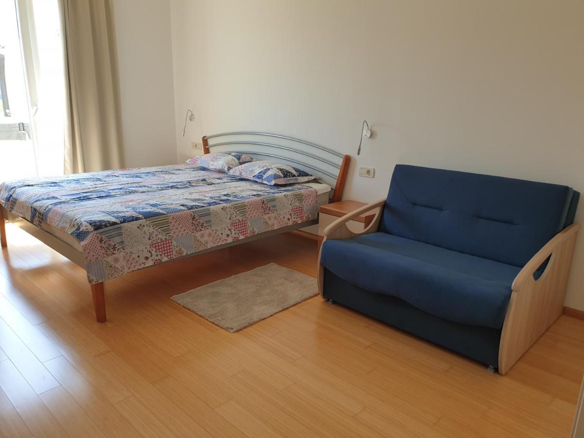 Апартаменты Abelia, Two Terraces, Hot Tub, Free Parking Дубровник Экстерьер фото