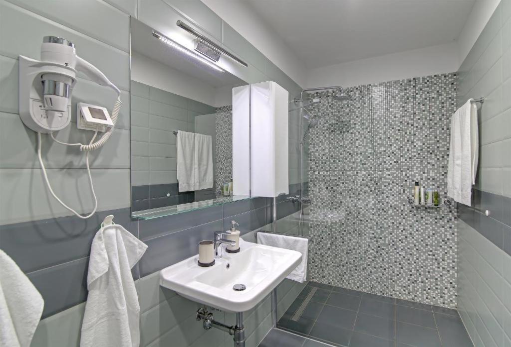 Апартаменты Abelia, Two Terraces, Hot Tub, Free Parking Дубровник Экстерьер фото