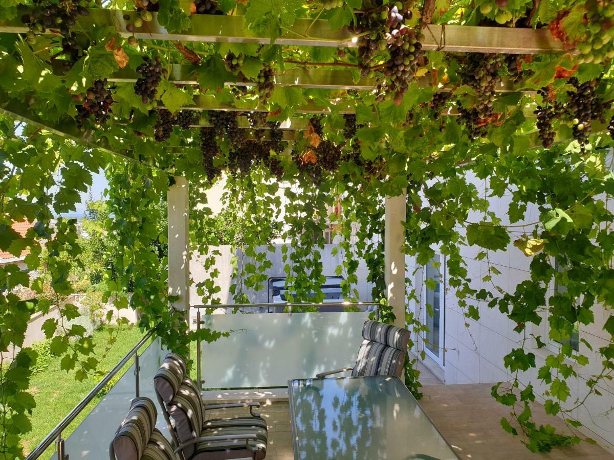 Апартаменты Abelia, Two Terraces, Hot Tub, Free Parking Дубровник Экстерьер фото