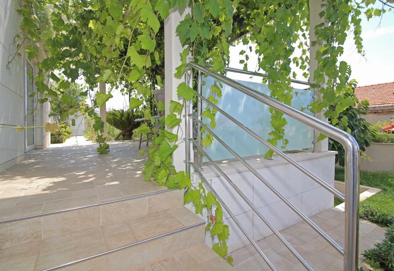Апартаменты Abelia, Two Terraces, Hot Tub, Free Parking Дубровник Экстерьер фото