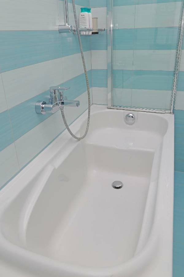 Апартаменты Abelia, Two Terraces, Hot Tub, Free Parking Дубровник Экстерьер фото